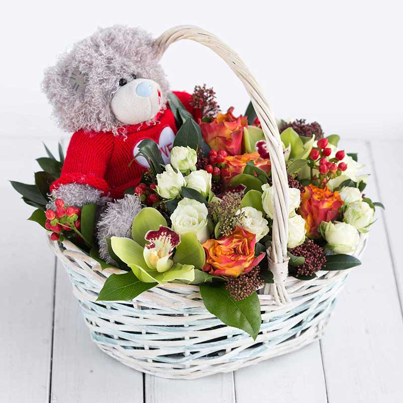 Доставка цветов в Москве. Букет цветов Тедди в корзине - Купить цветы.