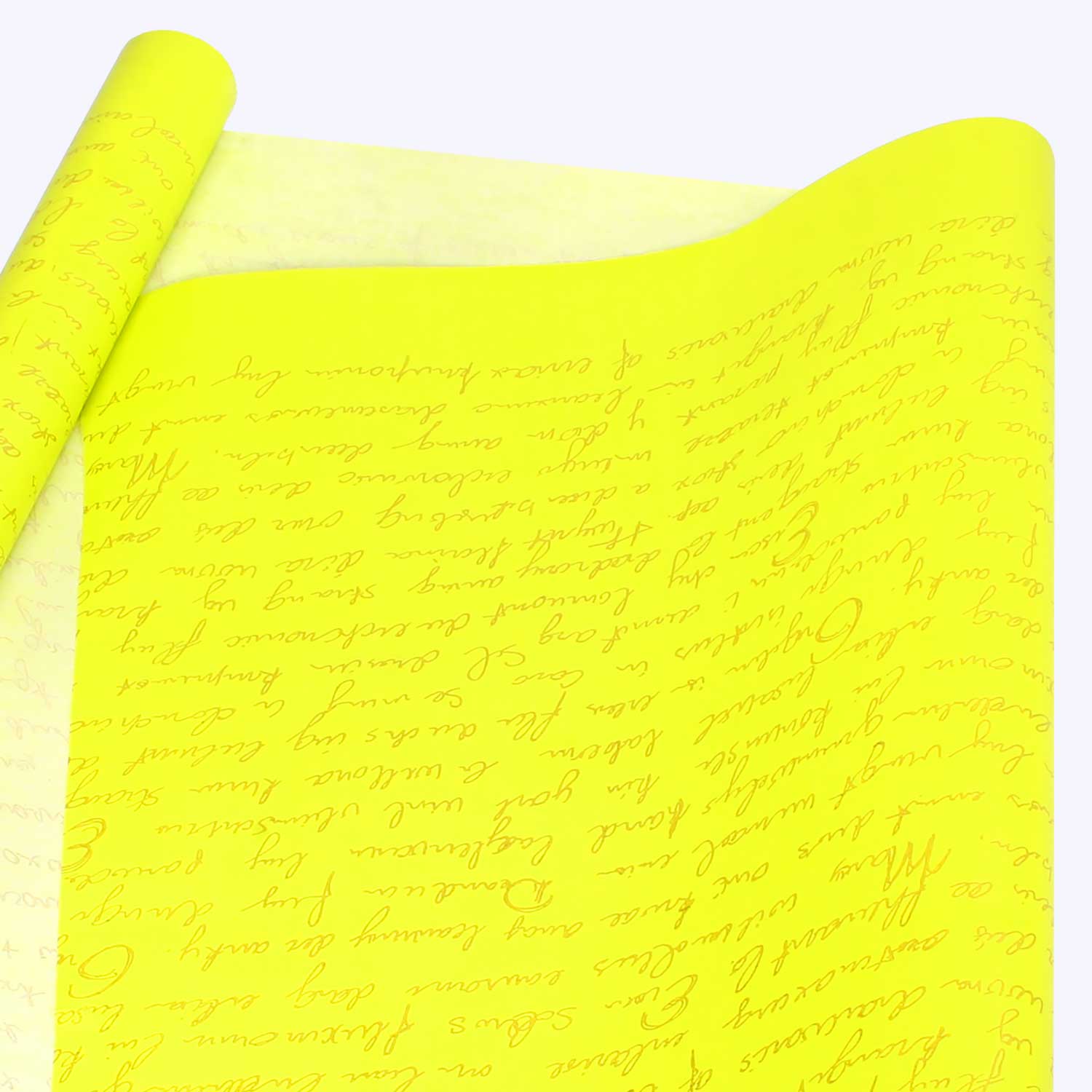 Желтая крафтовая бумага с надписями - Купить цветы