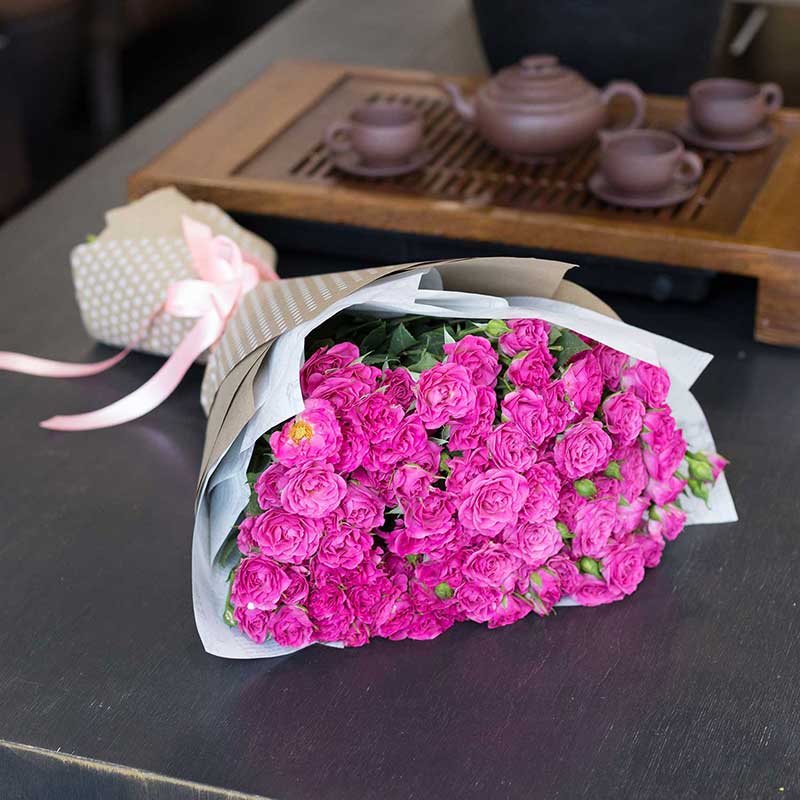 25 роз. Кустовая роза Лиана 50/60 см 25 шт - Купить цветы