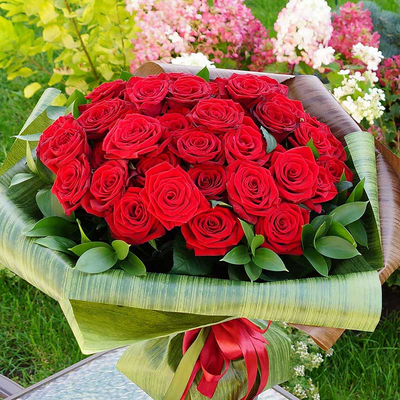 Розы поштучно. 51 красная роза 60 см - Купить цветы