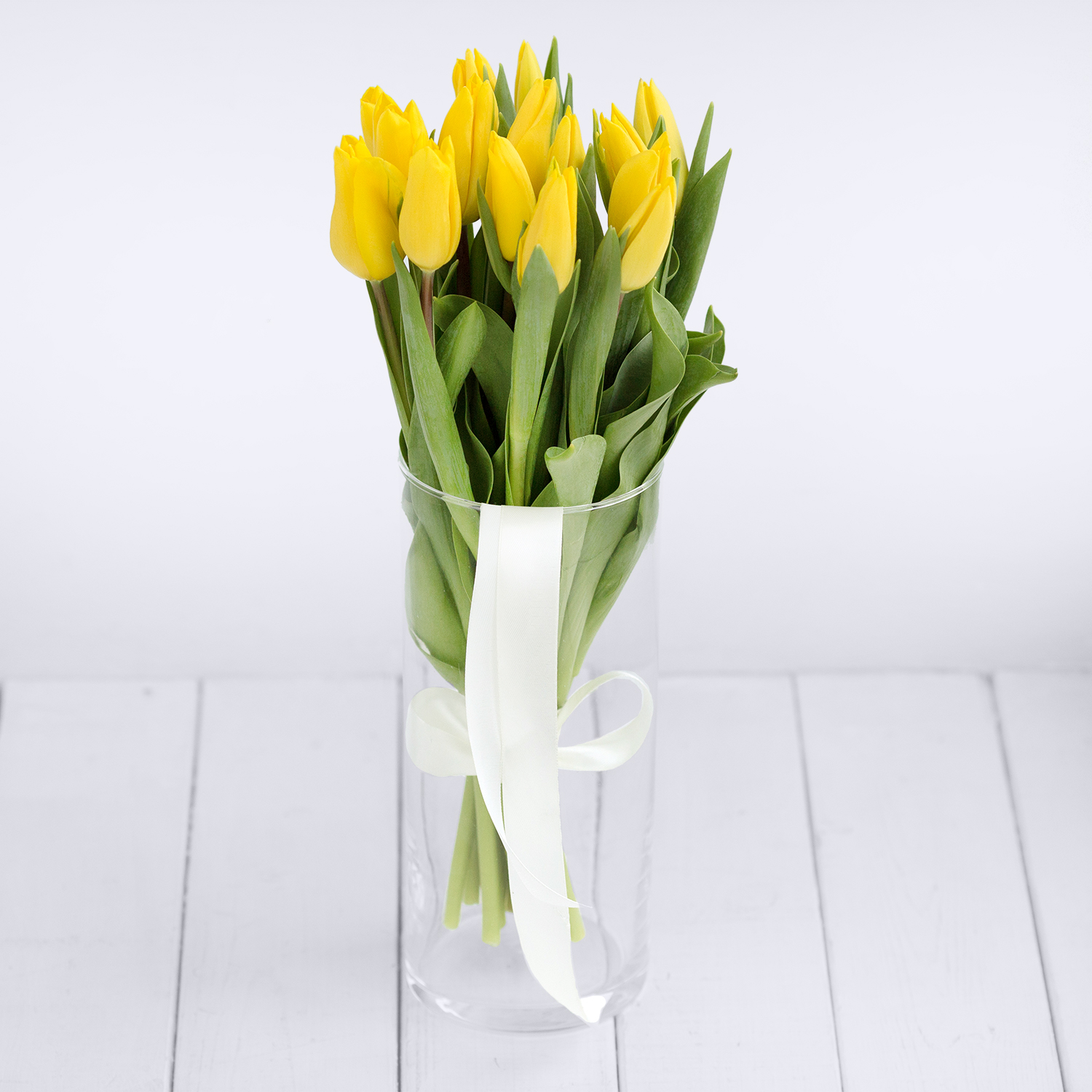 Букет из 15 желтых тюльпанов - Купить цветы