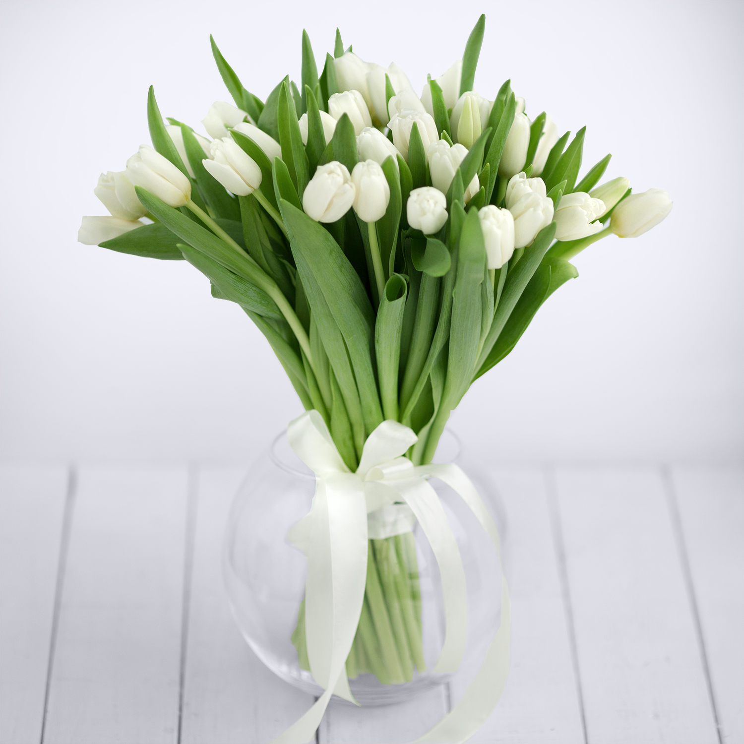 Букет из 41 белого тюльпана - Купить цветы