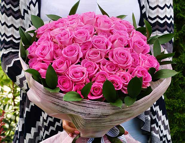 51 розовая роза 60 см. Повод подарить кенийские розы «Аква».