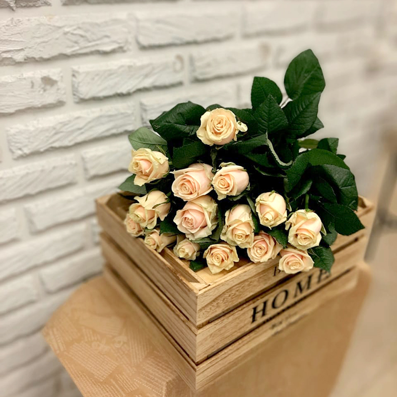 15 подмосковных роз Талея - Купить цветы