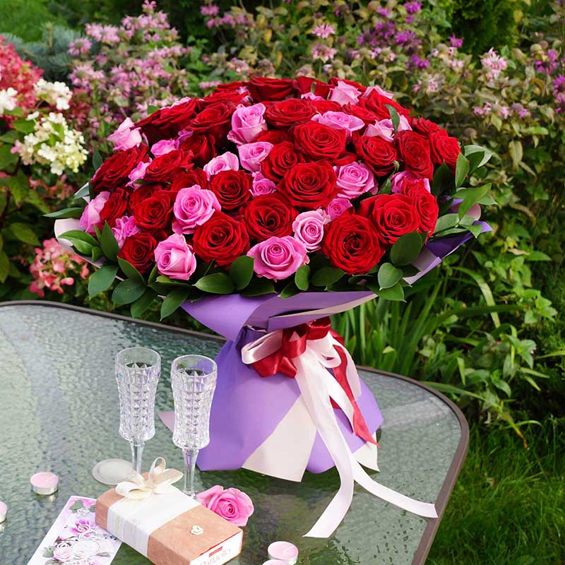 101 роза. 101 красная и розовая роза 60 см - Купить цветы