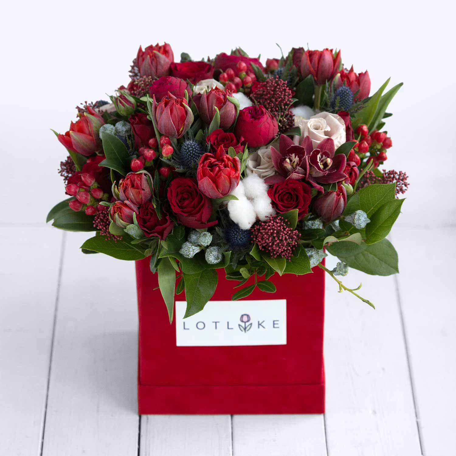 Букет цветов Ред Пиано в коробке. Купить цветы.
