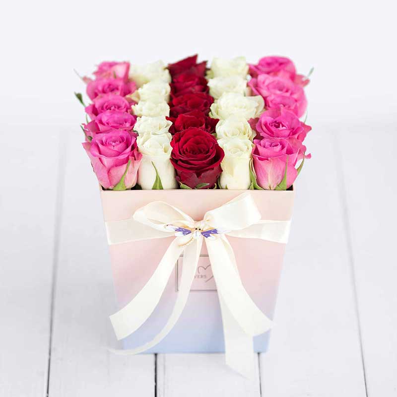 Розы. Букет цветов Градиент в коробке - Купить цветы
