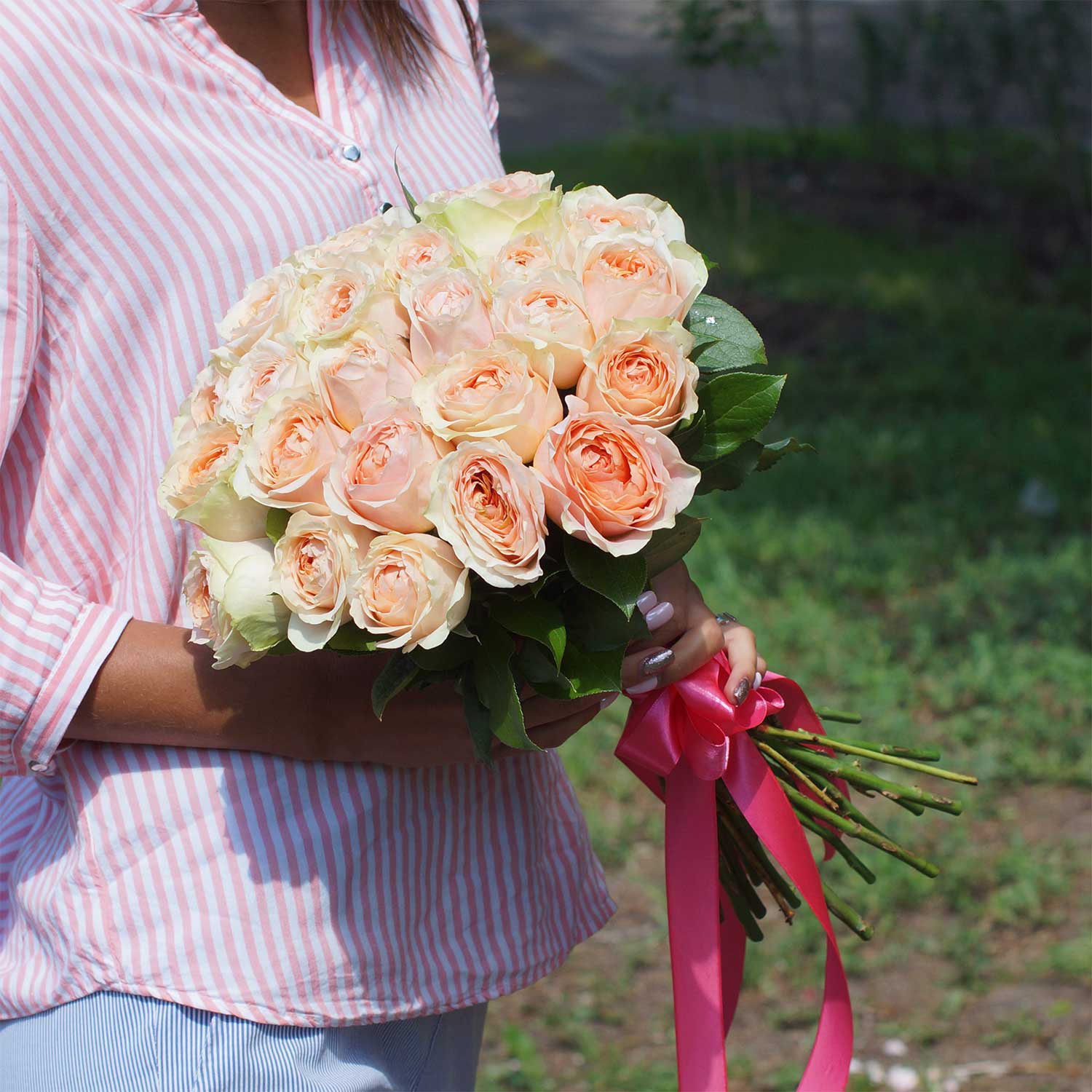 Букет из роз Гравити. Купить цветы.