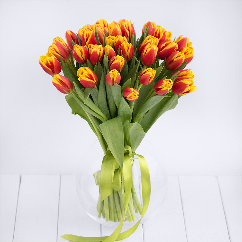 Тюльпаны поштучно. Букет из 41 красно-желтого тюльпана - Купить цветы