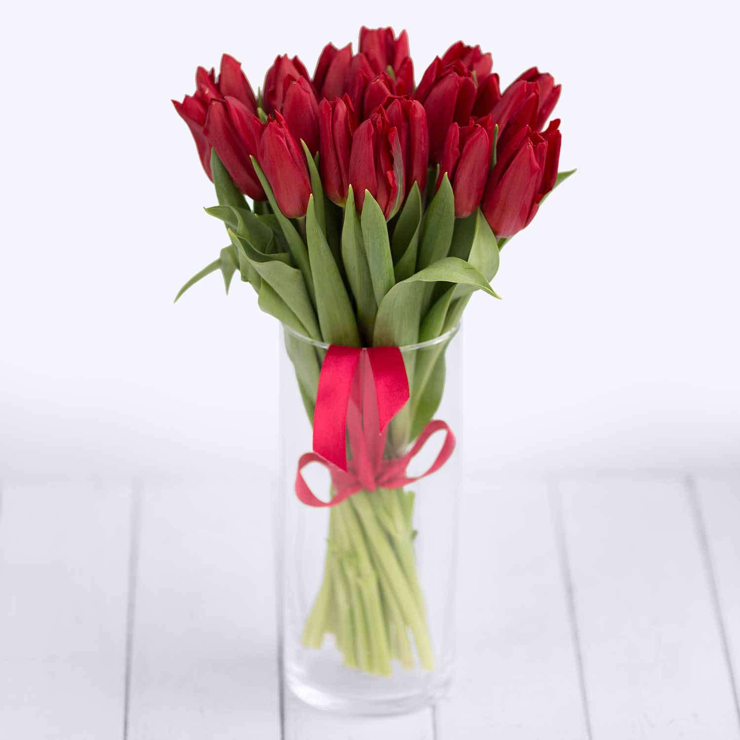 Букет из 21 красного тюльпана - Купить цветы