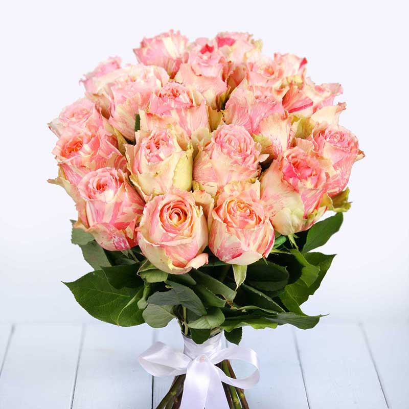 Недорогие букеты. 25 роз Фиеста - Купить цветы