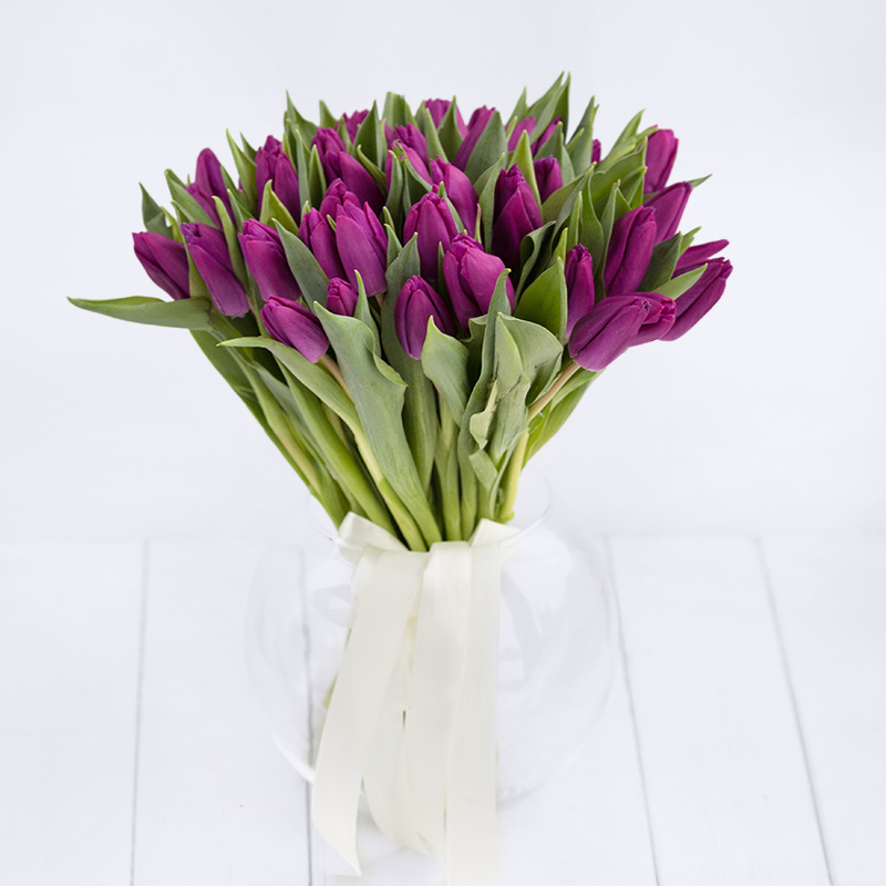 Тюльпаны поштучно. Букет из 41 фиолетового тюльпана - Купить цветы