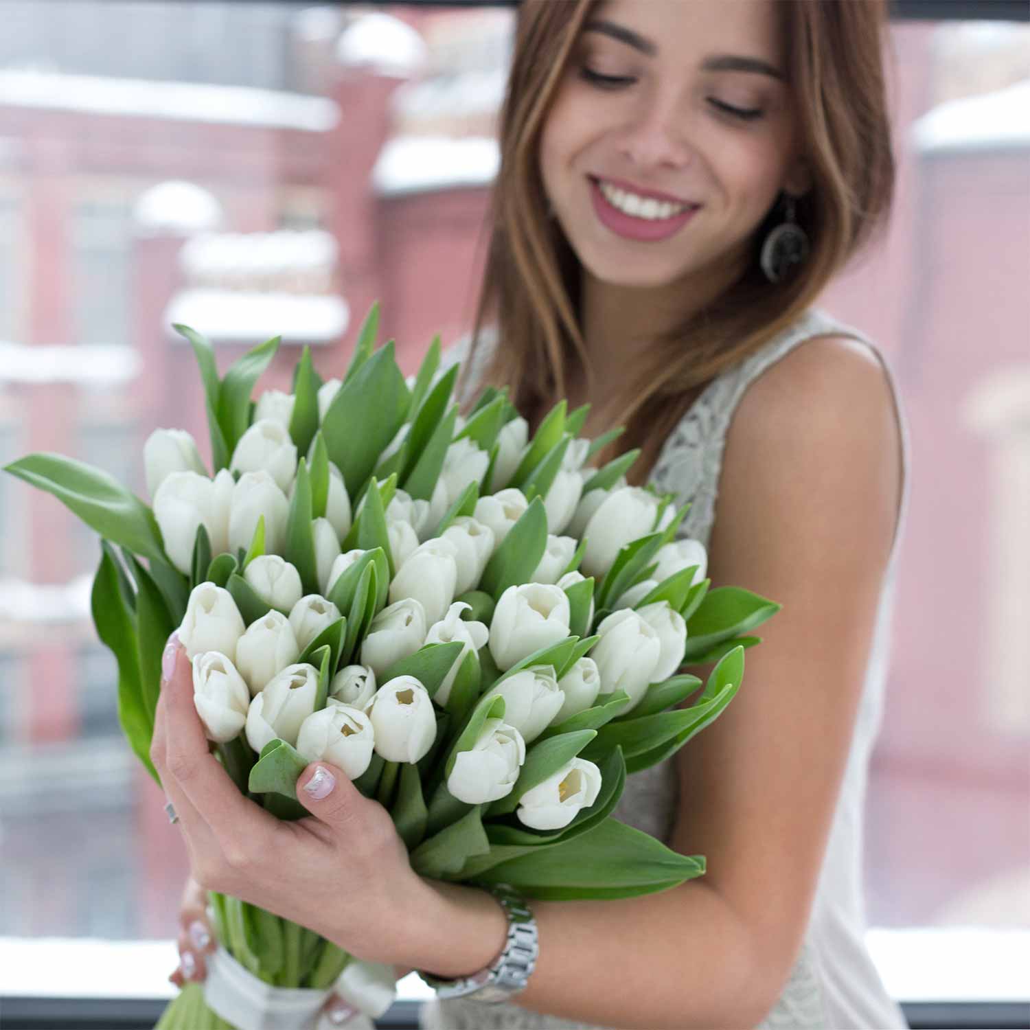 Белые тюльпаны поштучно - Купить цветы