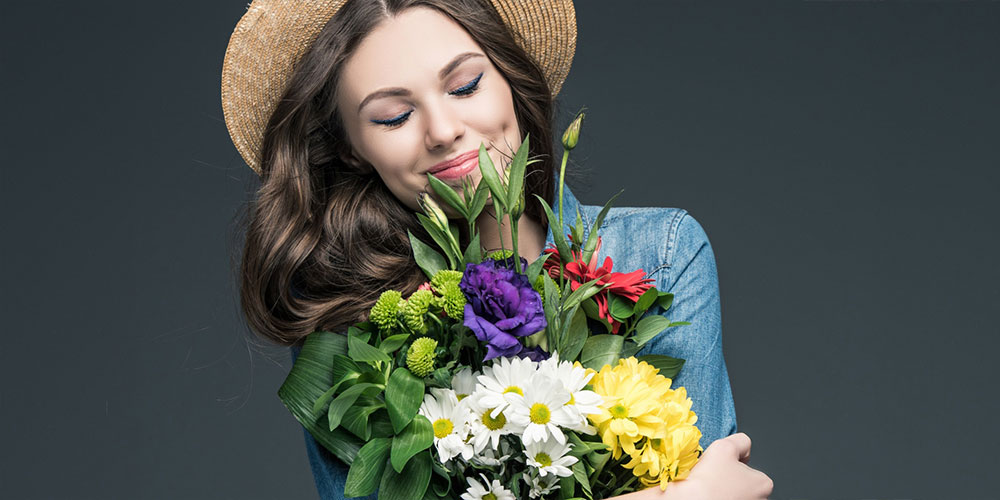 Женщины искренне любят цветы. Влияние цветов на женские эмоции. 